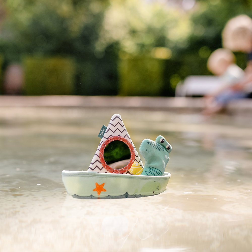 050127_60-1.jpg Bath boat with finger puppet