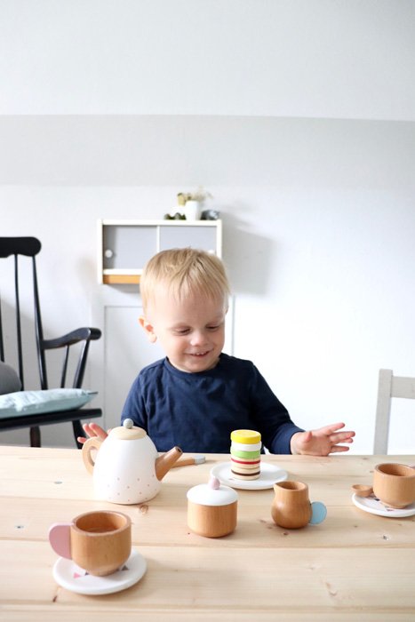 11214_legler_small_foot_Teeservice_Kinderkueche_Bloggerbild_1-1.jpg Children's Kitchen Tea Set