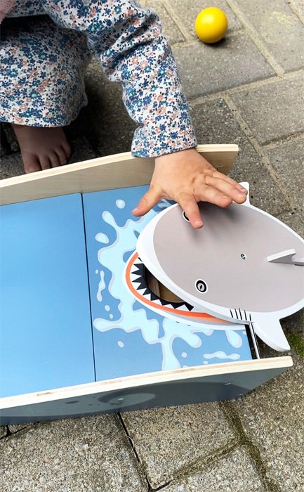 11588_small_foot_Minigolf_Shark_Attack_Bloggerbild_2-1.jpg MINIGOLF SHARK ATTACK