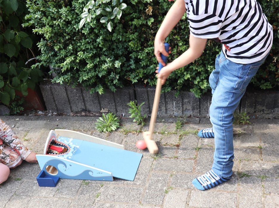 11588_small_foot_Minigolf_Shark_Attack_Bloggerbild_3-1.jpg MINIGOLF SHARK ATTACK